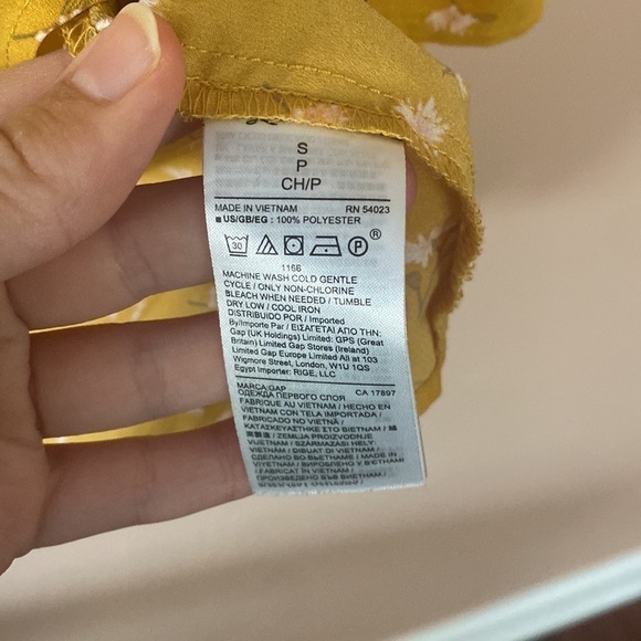 Gap Floral Blouse 100% polyester - Picture 5 of 5